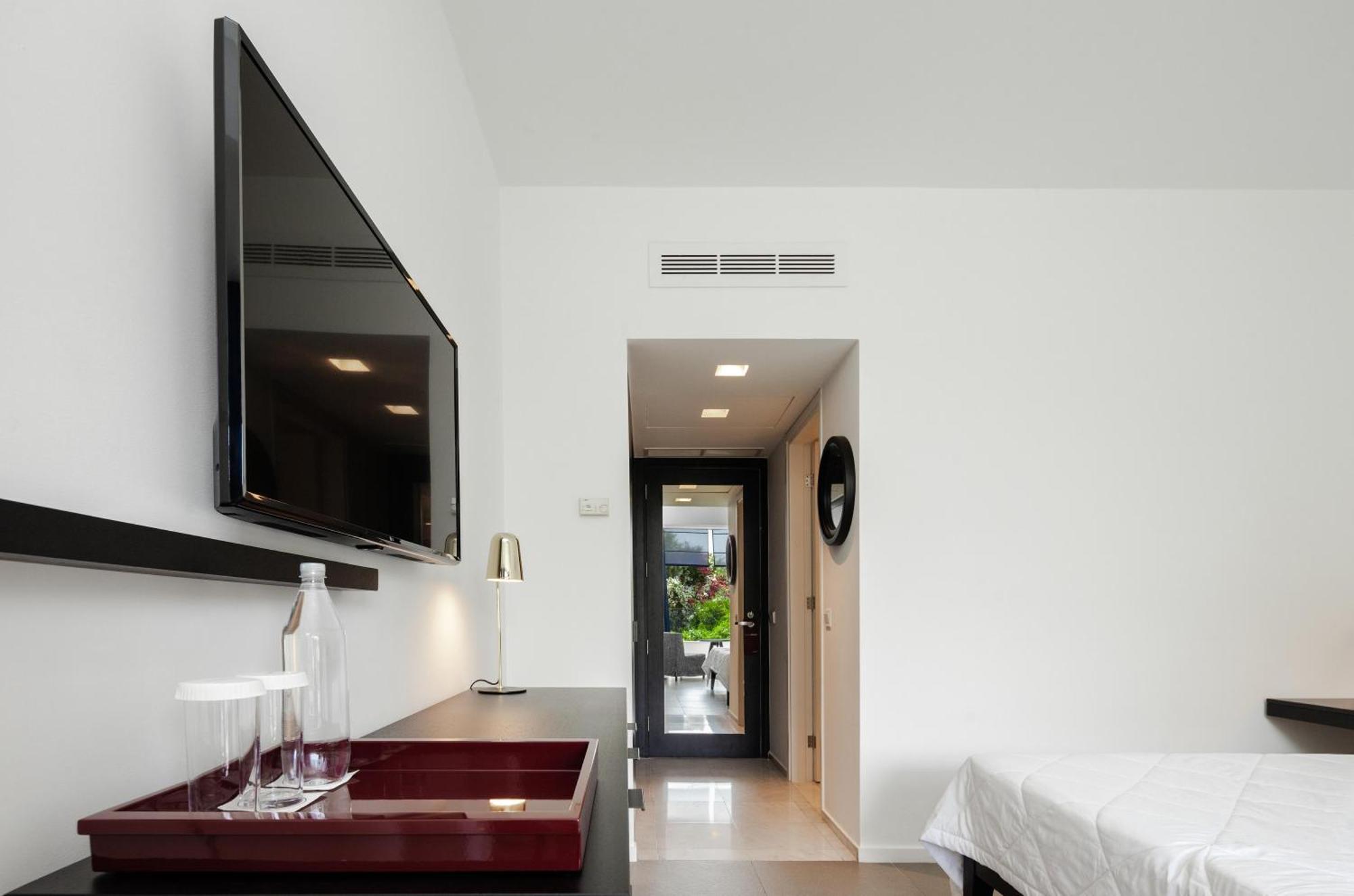 Almyra Hotel