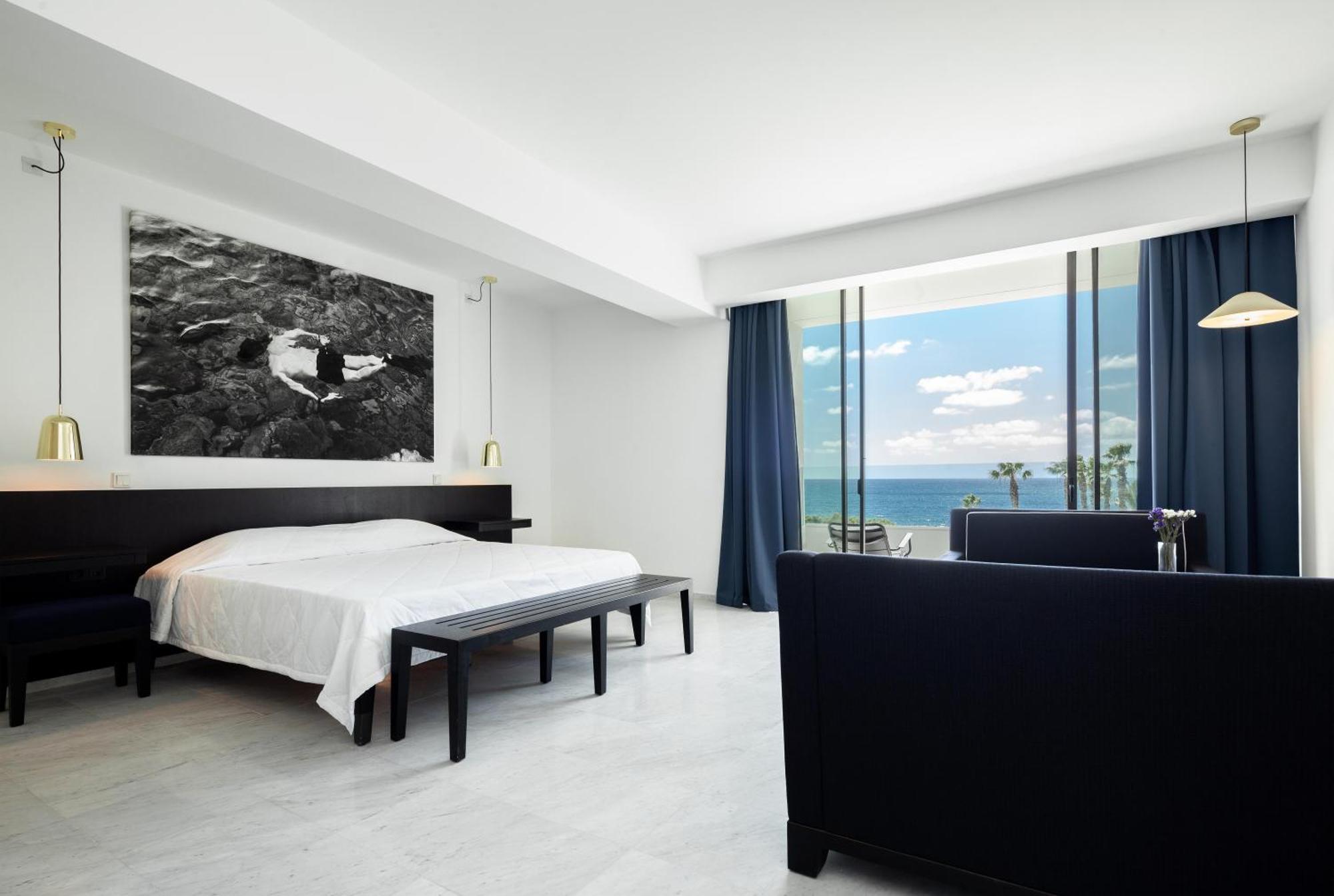 Almyra Hotel 5*