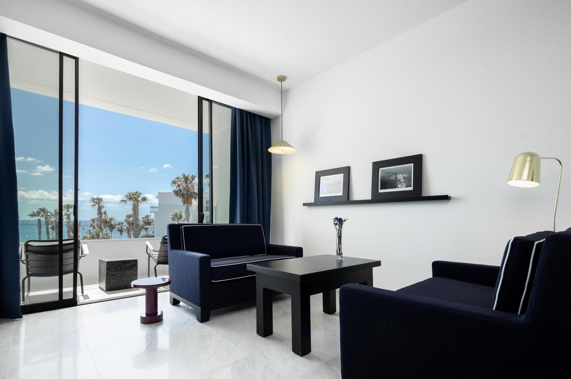 Hotel Almyra 5*