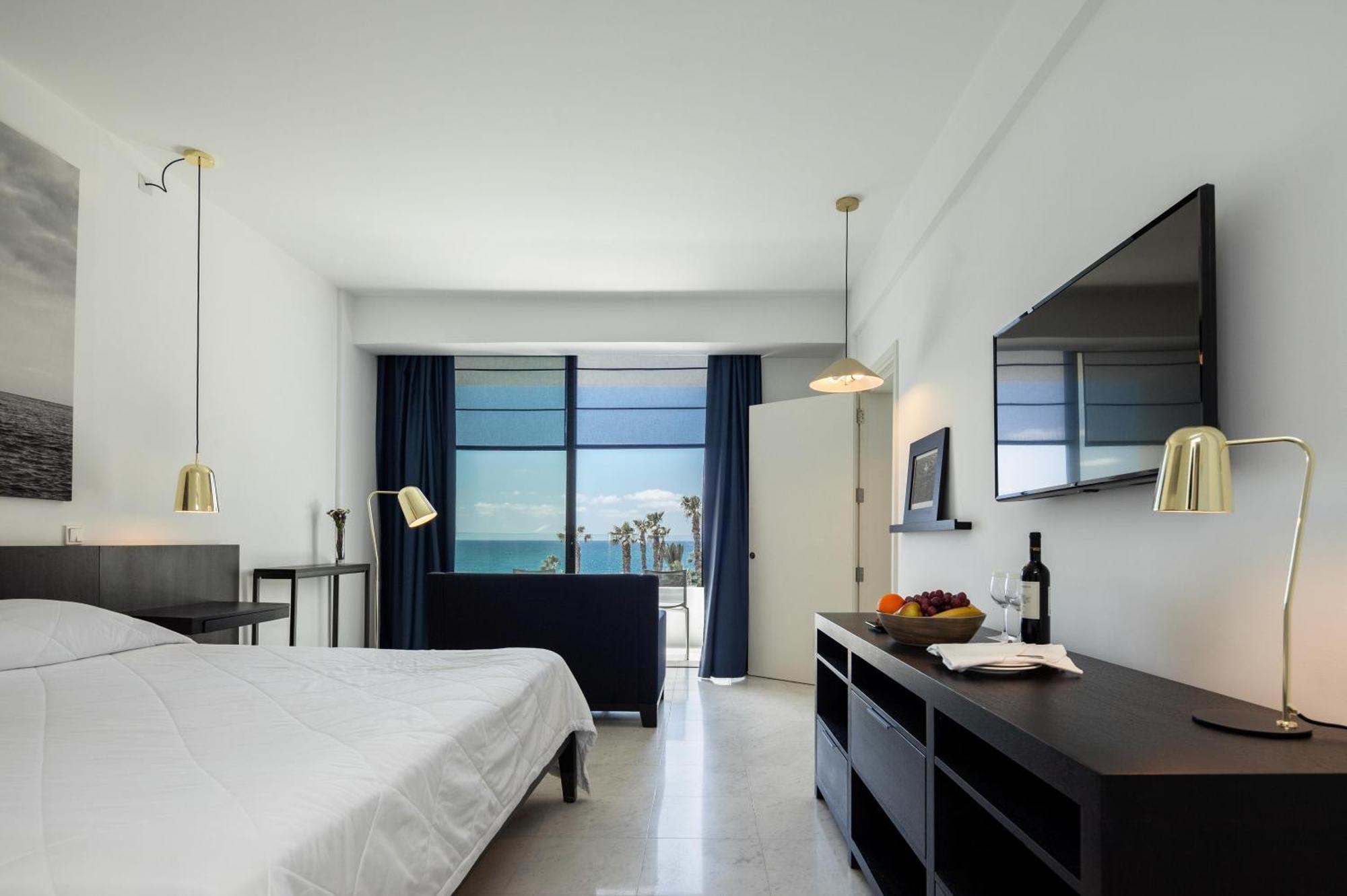 Almyra Hotel