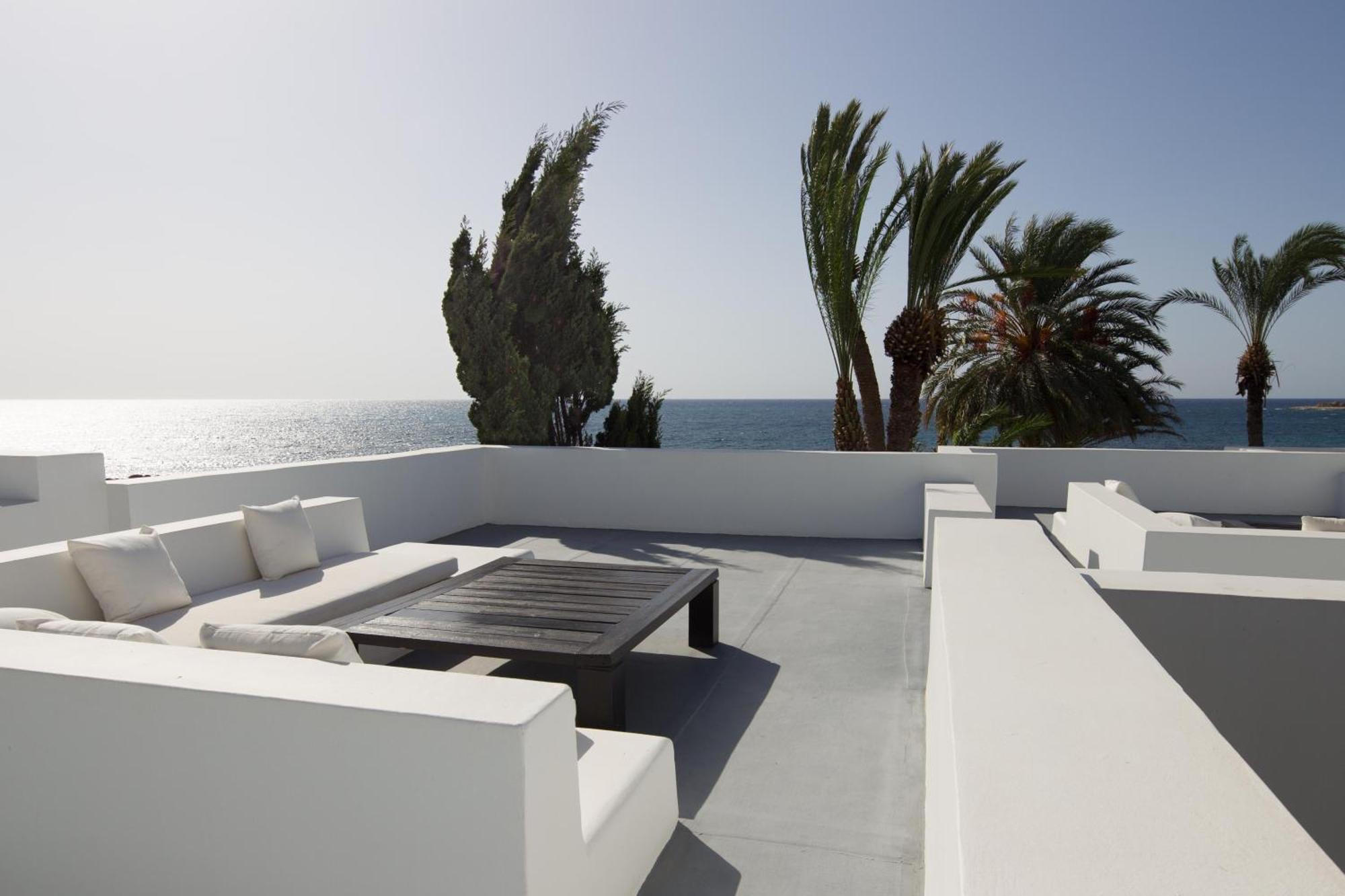 Almyra Hotel